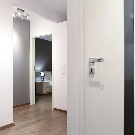 Apartment Super