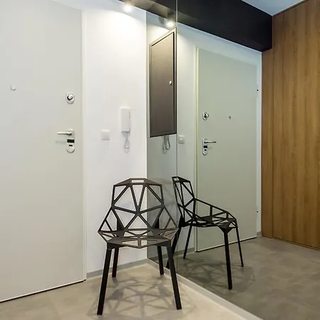 Apartment Super